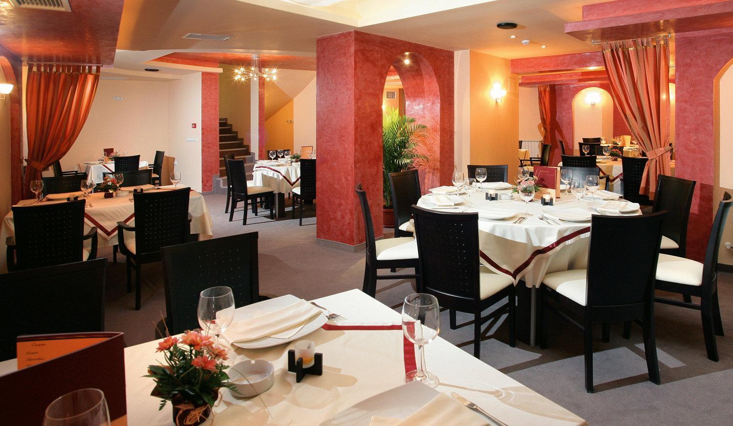 Riverside Family Hotel Yambol ร้านอาหาร รูปภาพ
