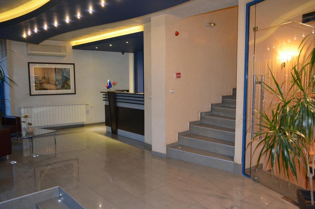 Riverside Family Hotel Yambol ภายนอก รูปภาพ